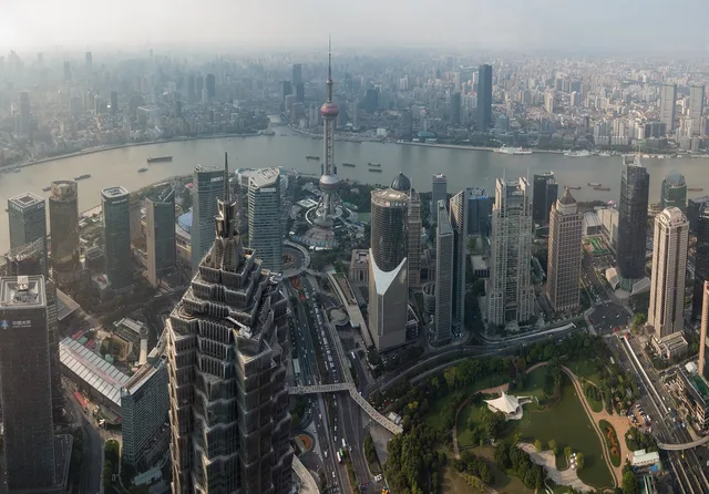 gebäude, fluss, boote, wolkenkratzer, skyline, städtischen, stadt, stadtbild, shanghai, shanghai world financial center. Finanzierungsplan erstellen: Umsatz, Kosten und Kapitalbedarf